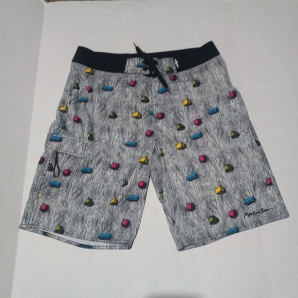 Maui and Sons Retro Geometric Board Shorts-Size 34-Drawstring-Cargo Pocket - Picture 1 of 9